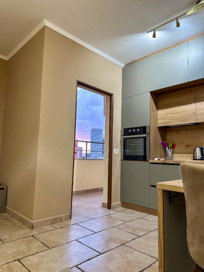 Amos City Center Apartment Тирана Экстерьер фото