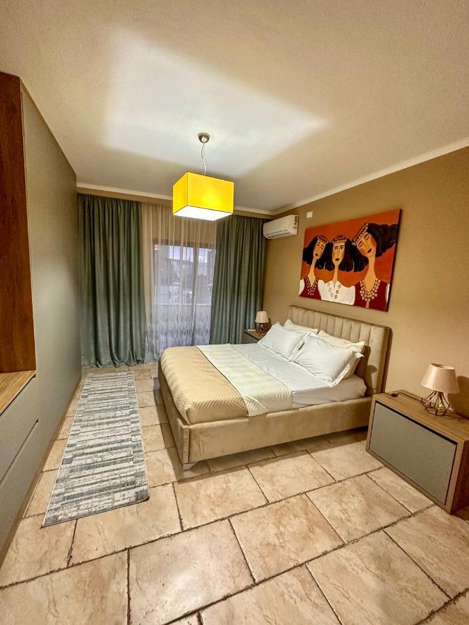 Amos City Center Apartment Тирана Экстерьер фото