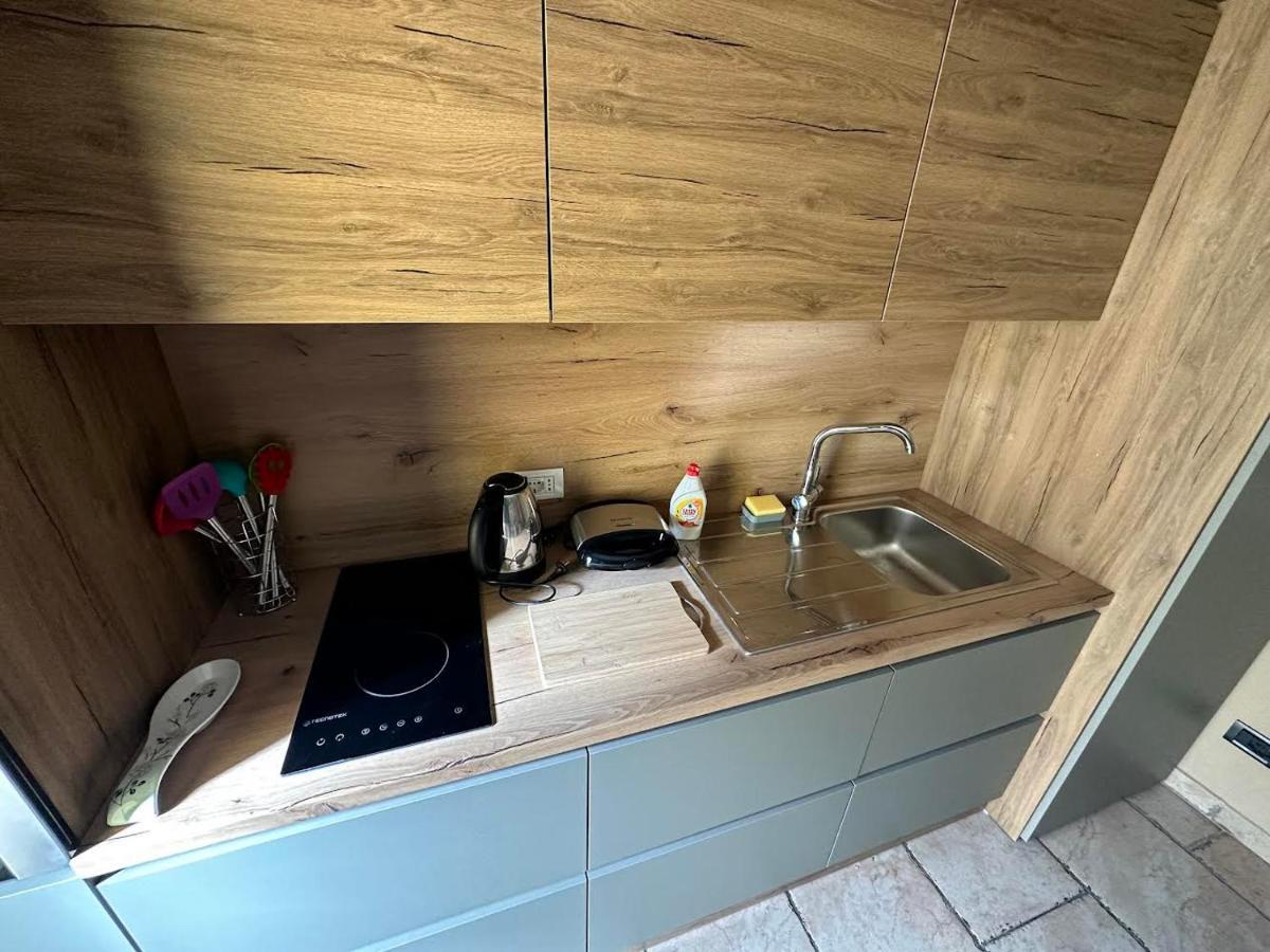 Amos City Center Apartment Тирана Экстерьер фото